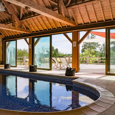 Avec Piscine Et Jacuzzi - Normandie * La Carneille