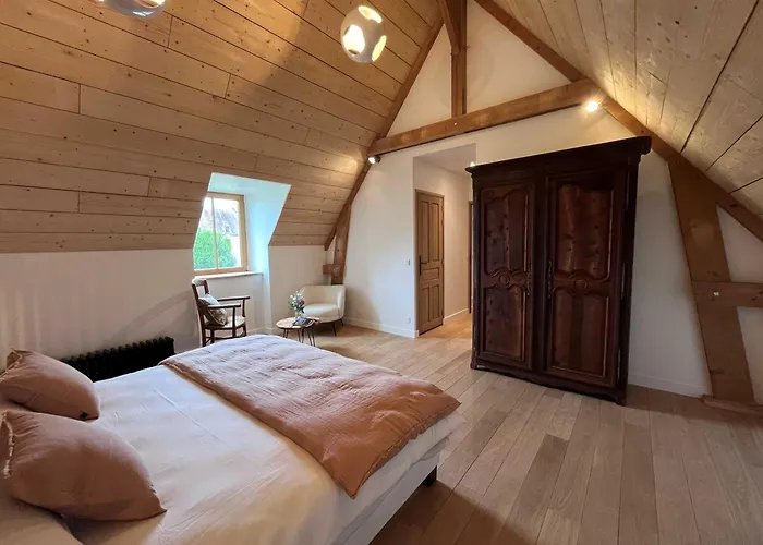 Avec Piscine Et Jacuzzi - Normandie La Carneille